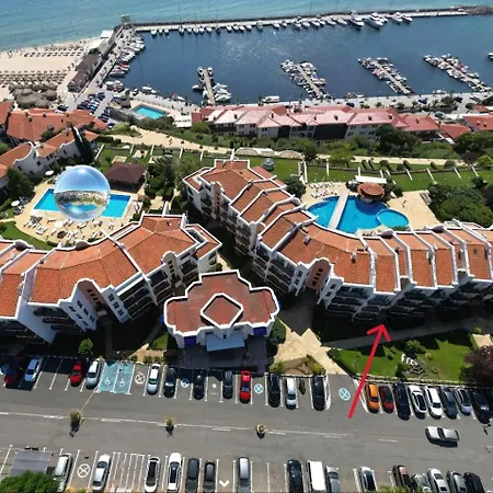 Marina - Diamond Complex Apartment